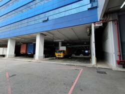 Changi Logistics Centre (D17), Warehouse #437691441